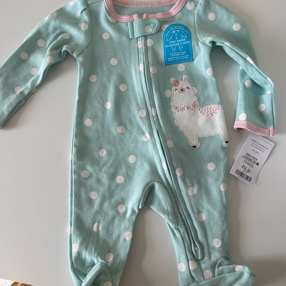 Newborn bundle, new and never washed or worn - Picture 5 of 5